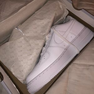 Nike Air Force 1 in box